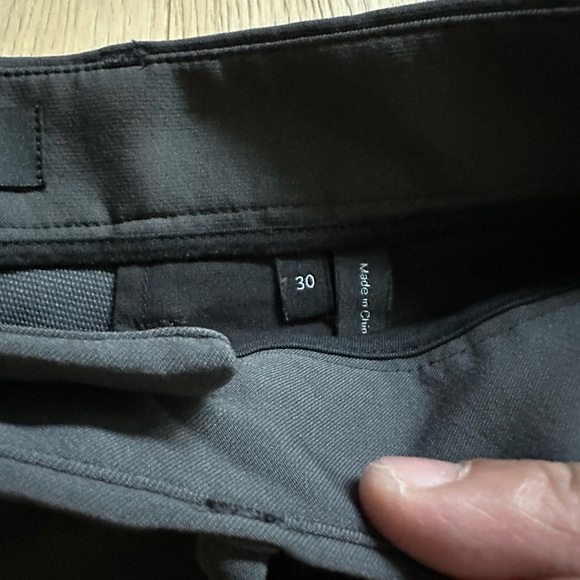 Theory Grey Ascend Tech Shorts Size 30 - Picture 3 of 8